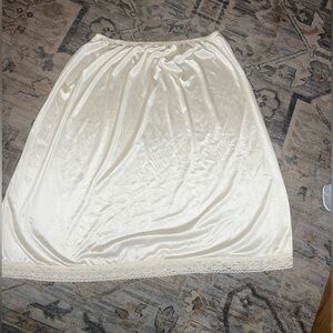 Vintage vanity fair slip